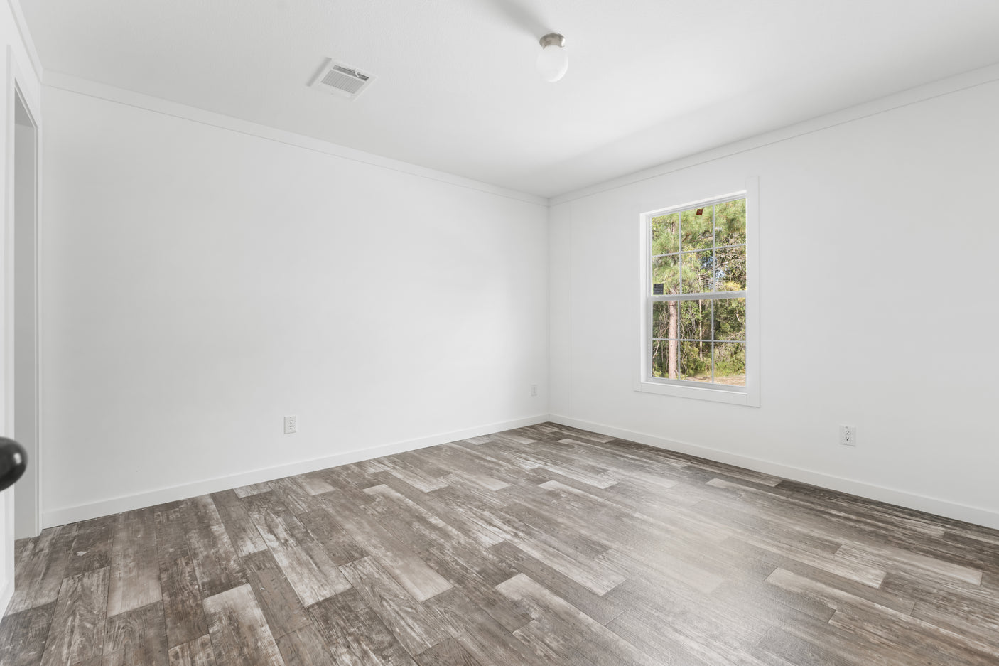 Lake Manor LM2868H42P01