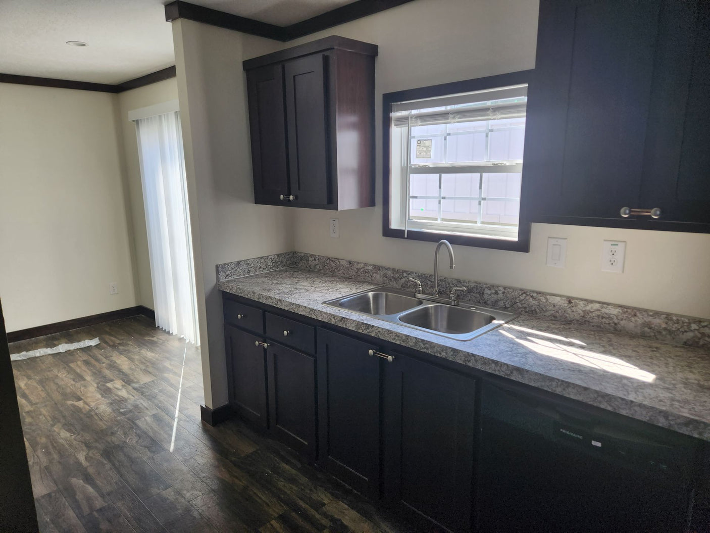 Legend Express 2852479-LGX - 4B