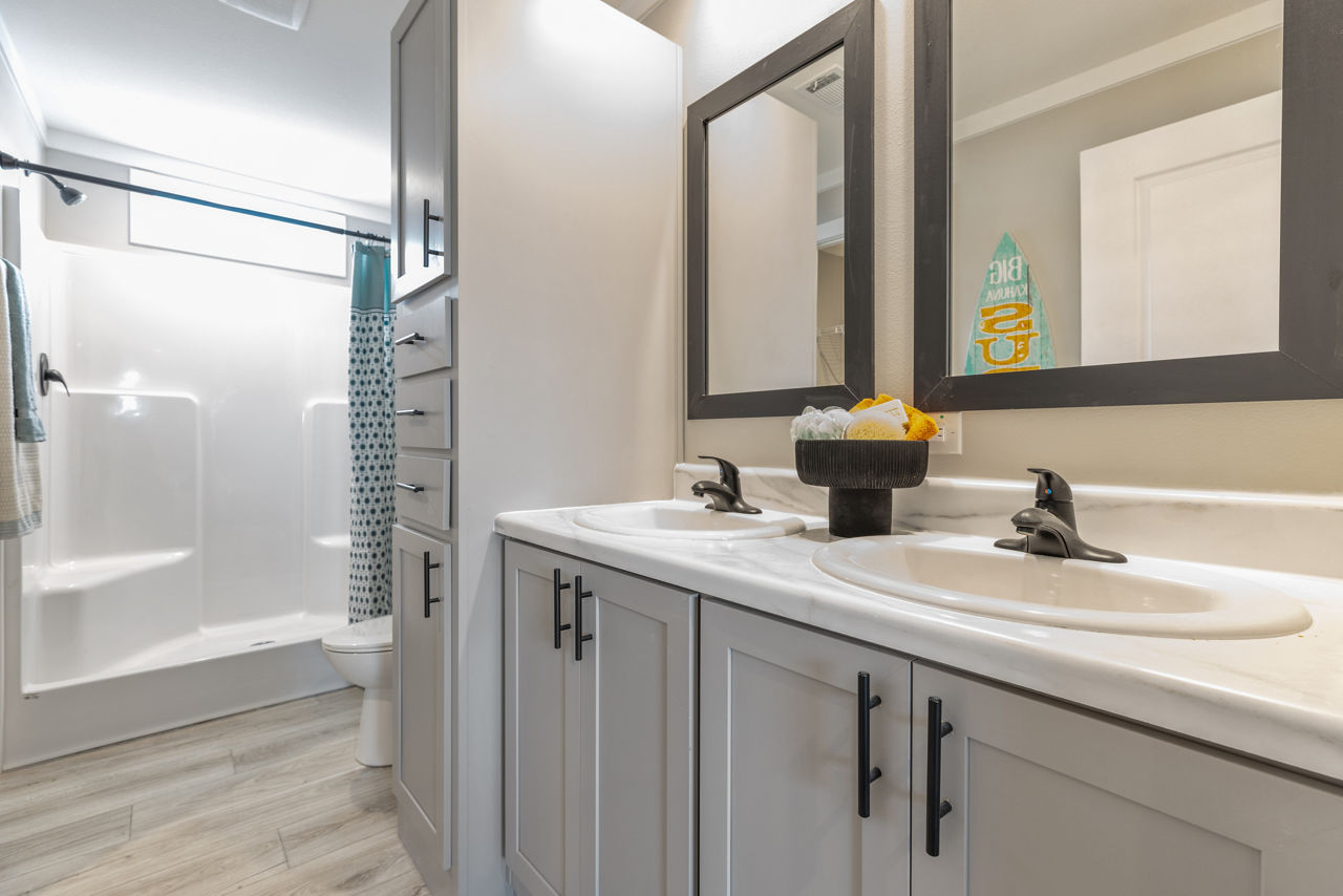 Lake Manor LM2846H22140