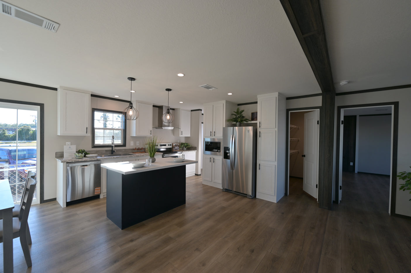 Lake Manor LM3260H32P03