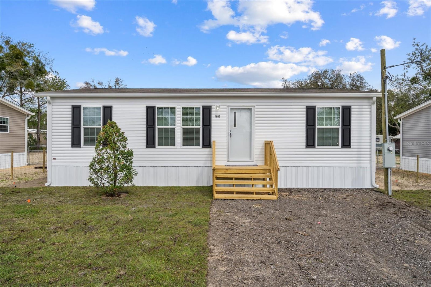 Lake Manor LM2840H32P01