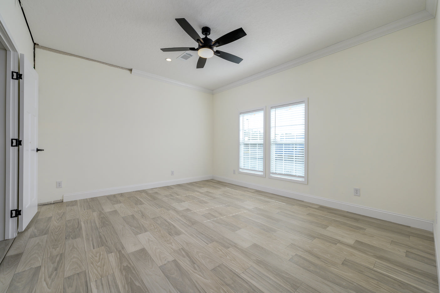 Legend Express 2860478-LGX - 4B - Stock