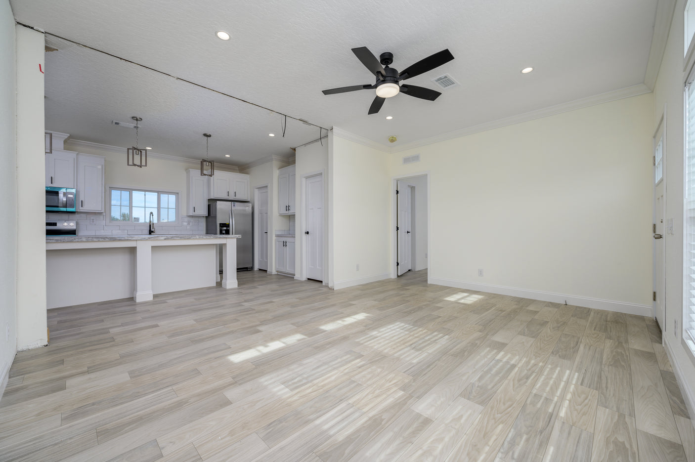 Legend Express 2860478-LGX - 4B - Stock