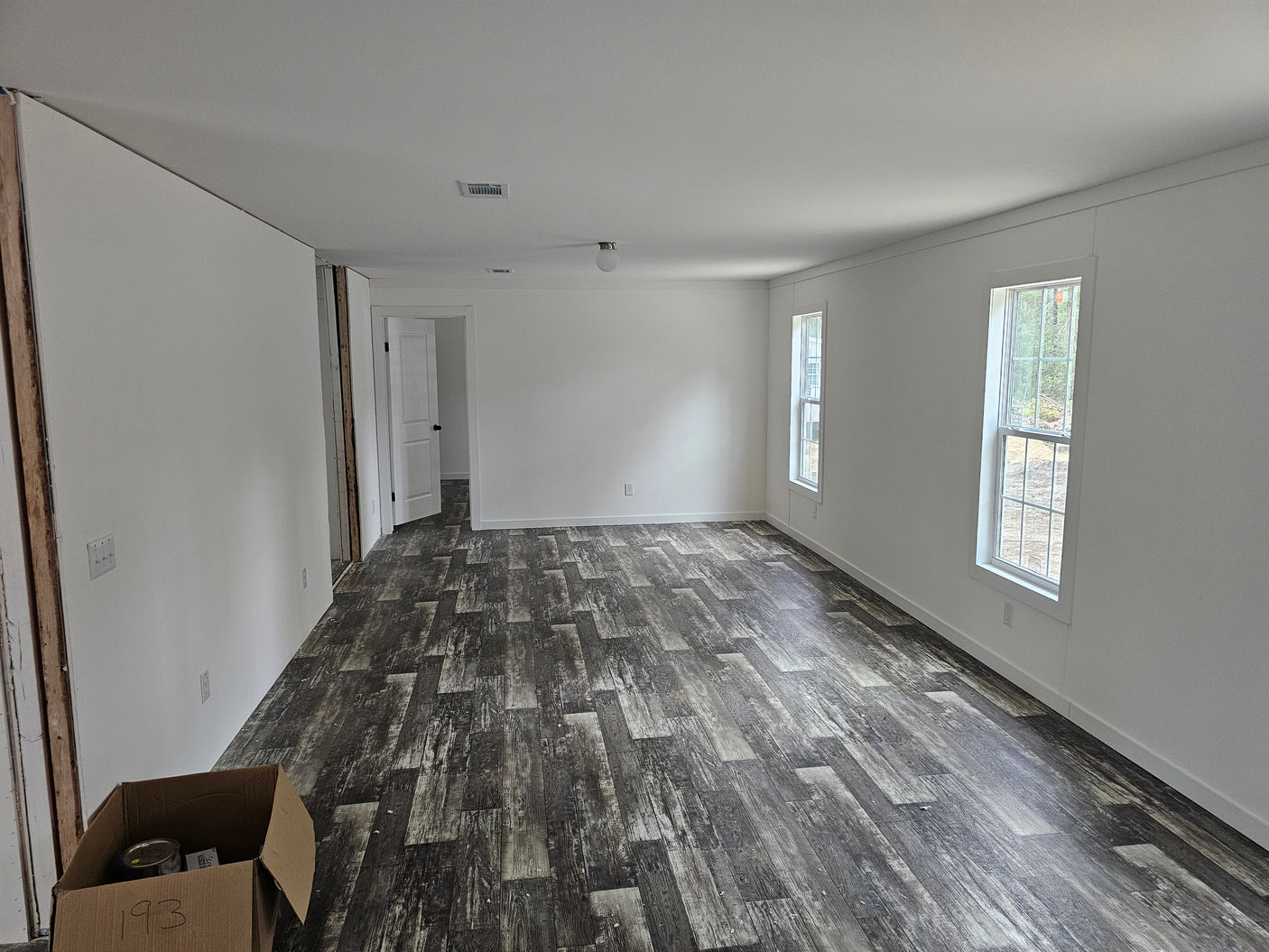 Lake Manor LM2868H42P01