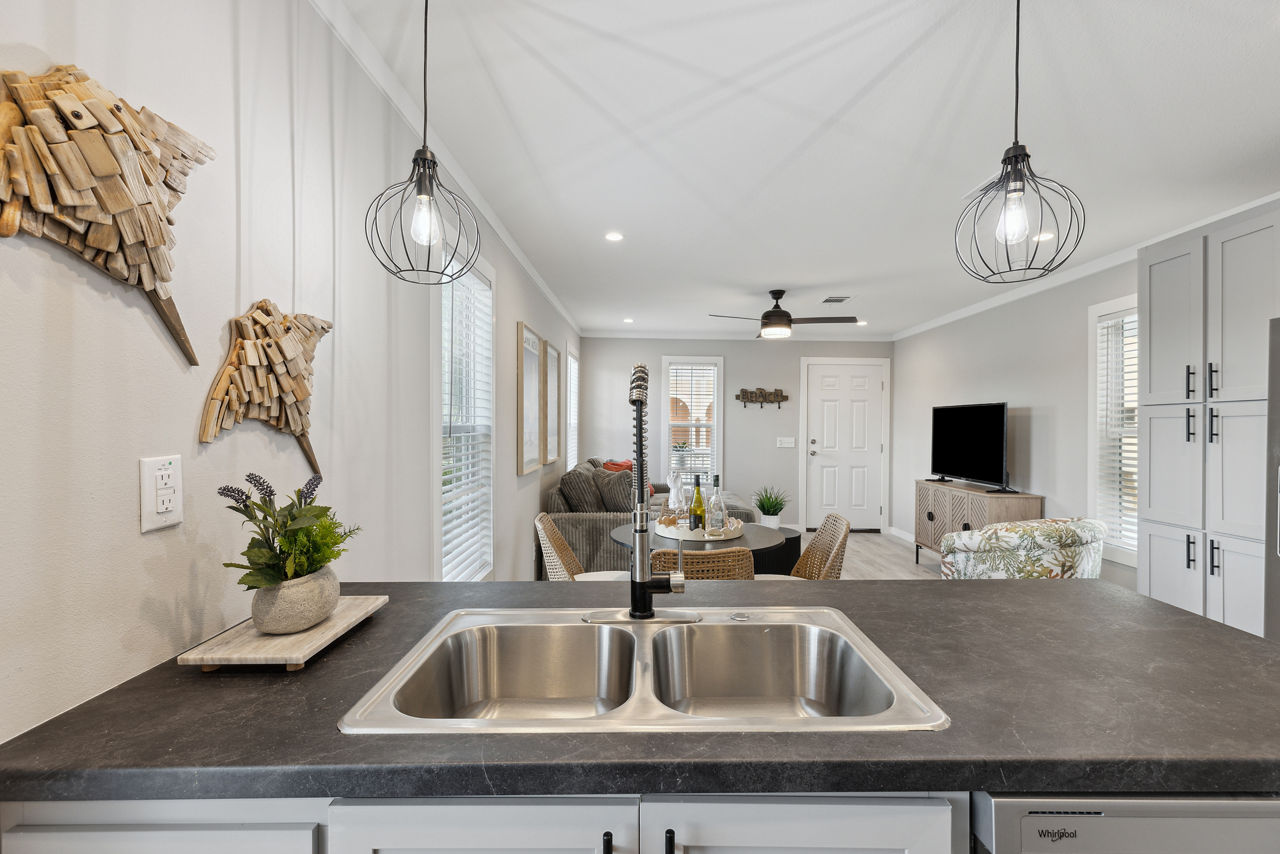 Lake Manor LM2846H22140