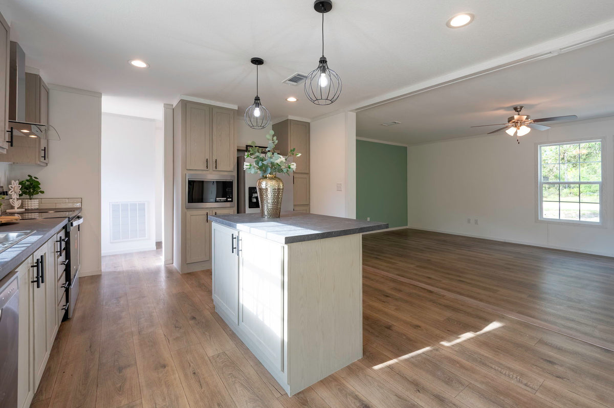 Lake Manor LM2856H32P01